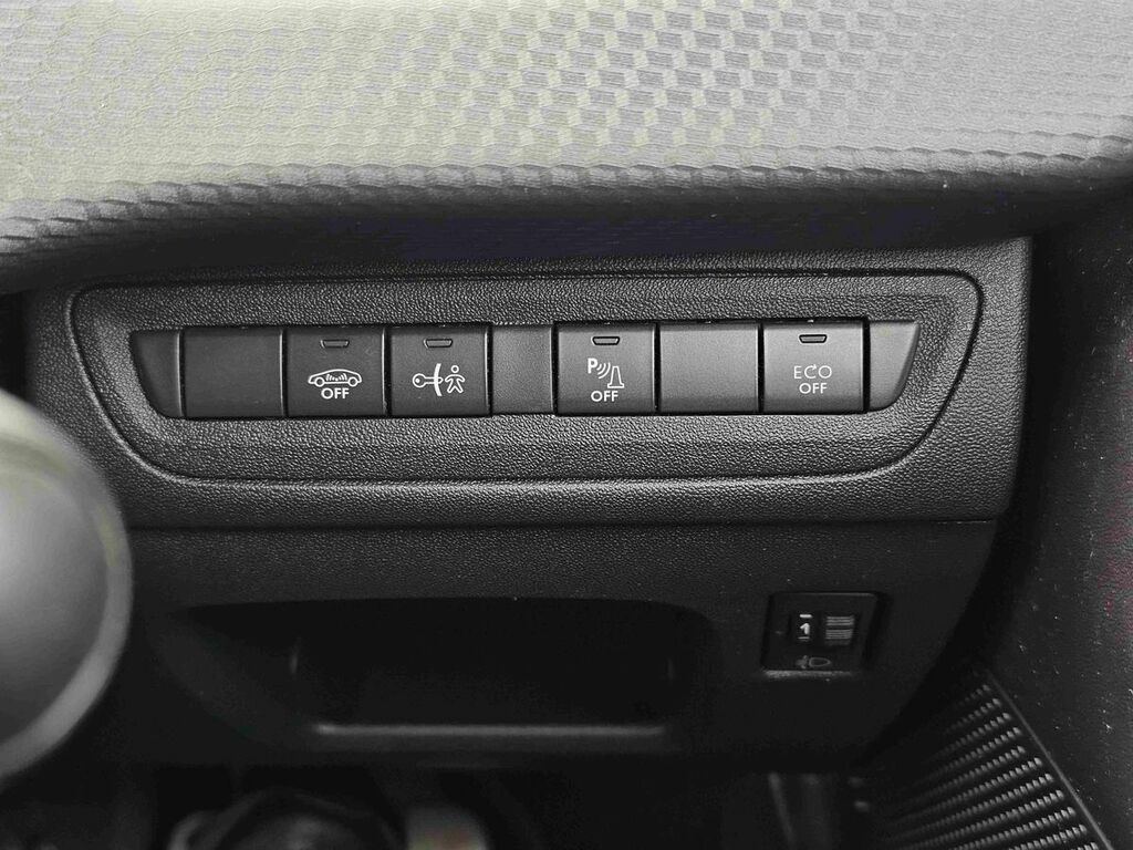 Peugeot 208 1.2 Puretech 82 Tech Edition Start Stop Black #26