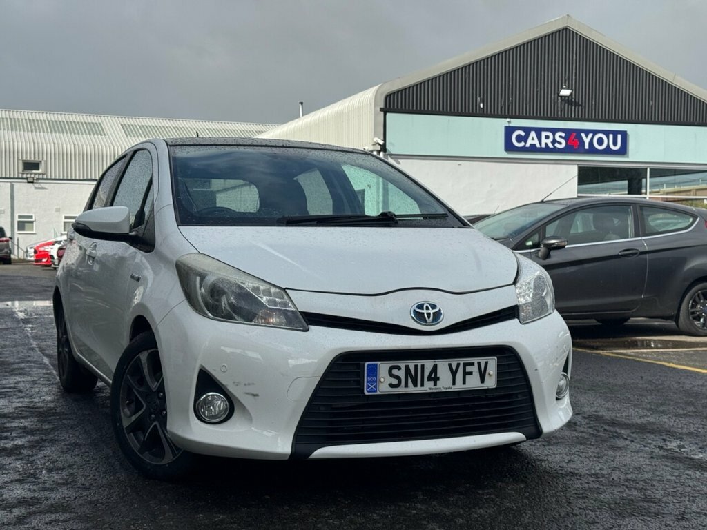Toyota Yaris 1.5L Trend White