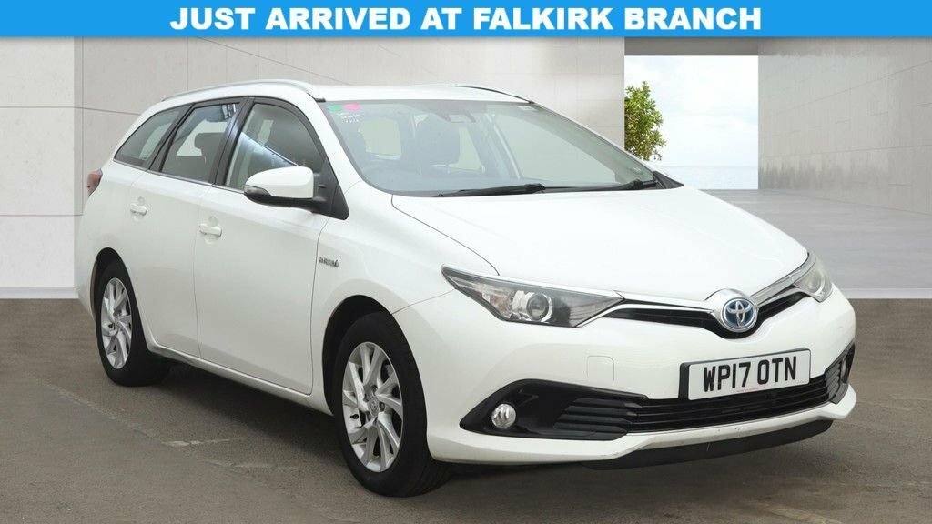 Toyota Auris 1.8L Icon White