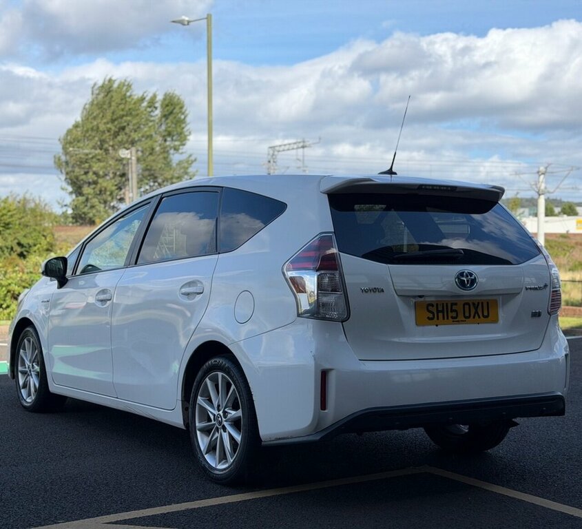 Toyota Prius+ 1.8L Excel White #4