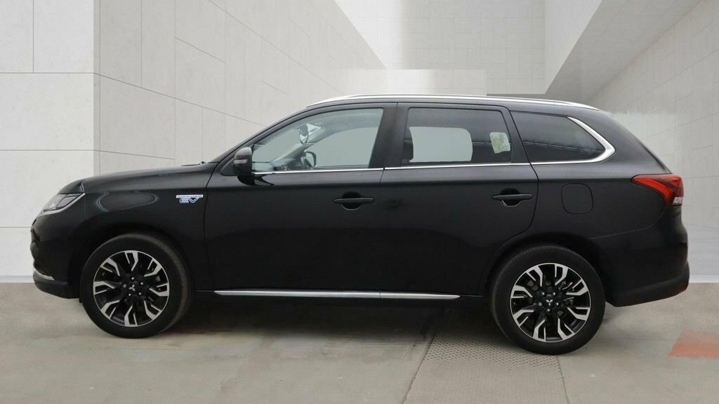 Mitsubishi Outlander 2L 4Hs L17SWD Black #6