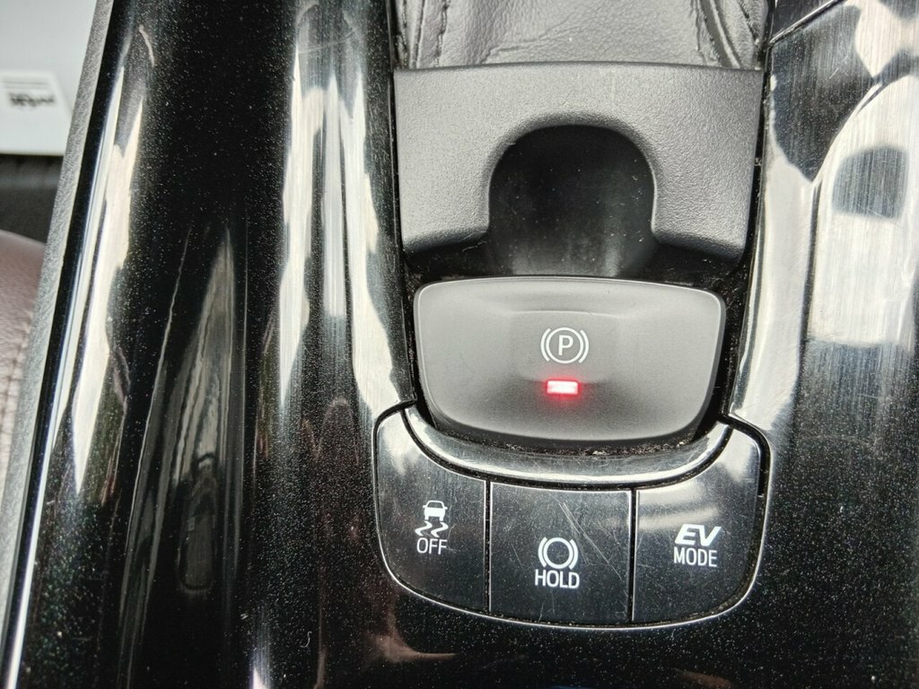 Toyota C-Hr Dynamic White #25