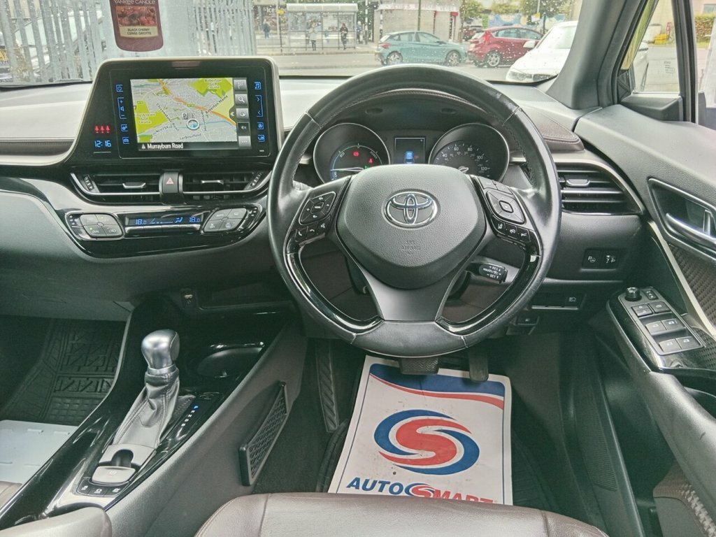 Toyota C-Hr Dynamic White #13