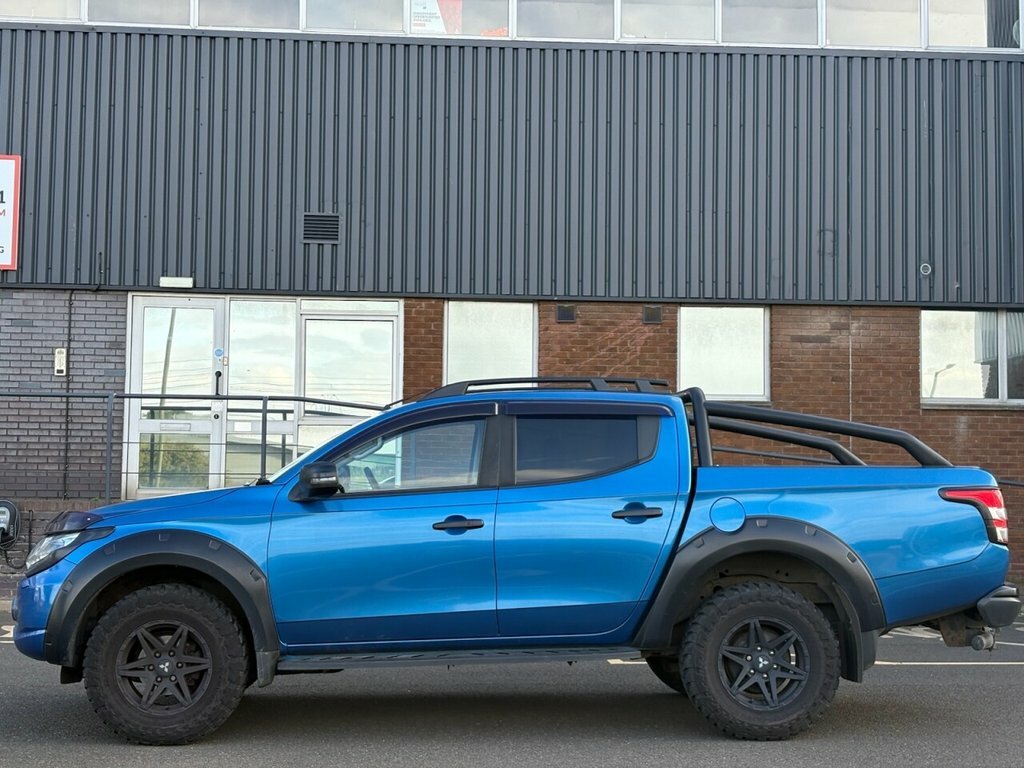 Mitsubishi L200 Pickup Blue #4