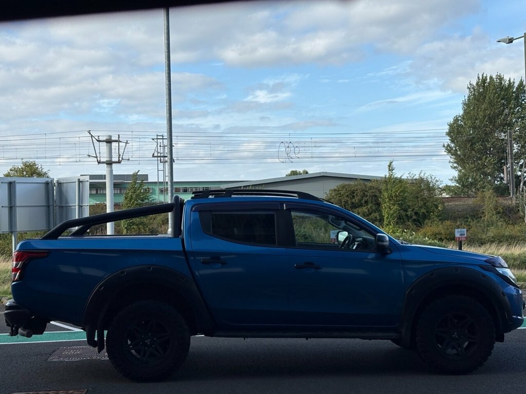 Mitsubishi L200 Pickup Blue #5
