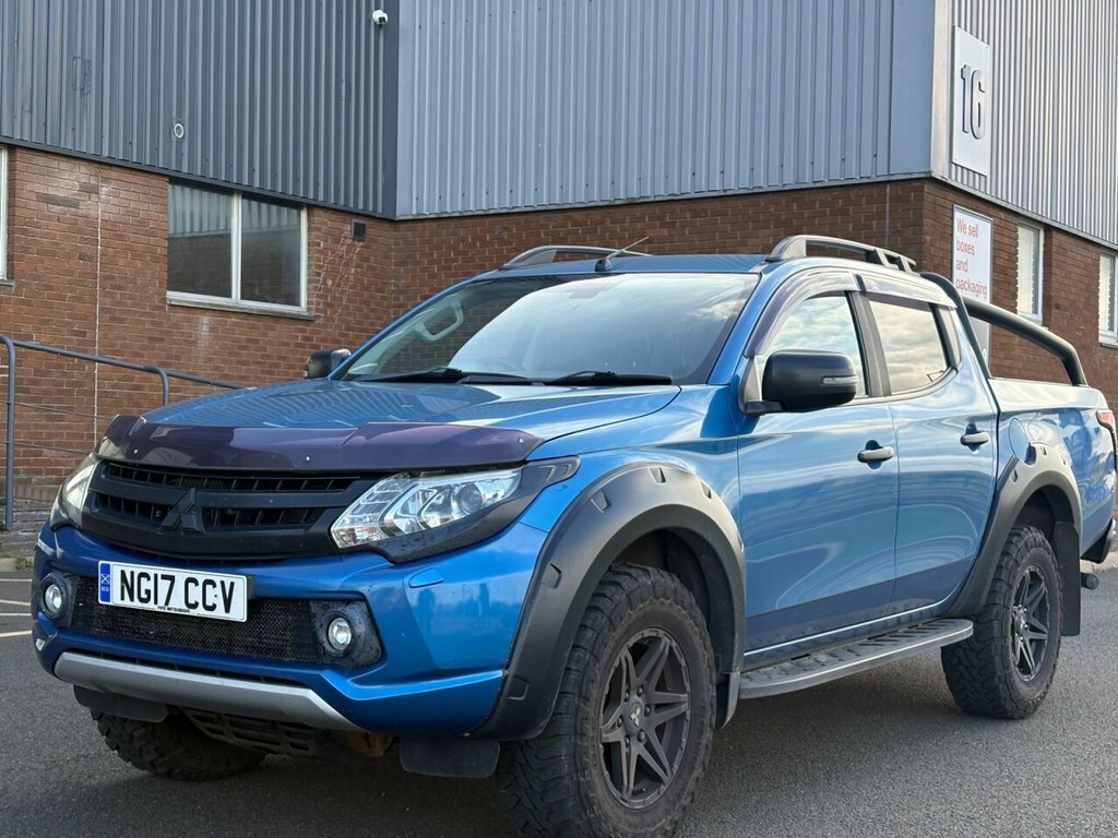 Mitsubishi L200 Pickup Blue #3