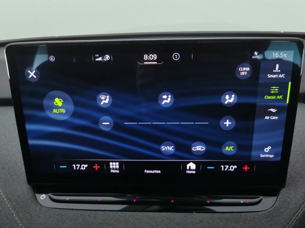 Skoda ENYAQ Crossover #26