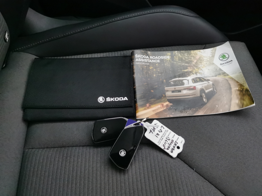 Skoda ENYAQ Crossover #21