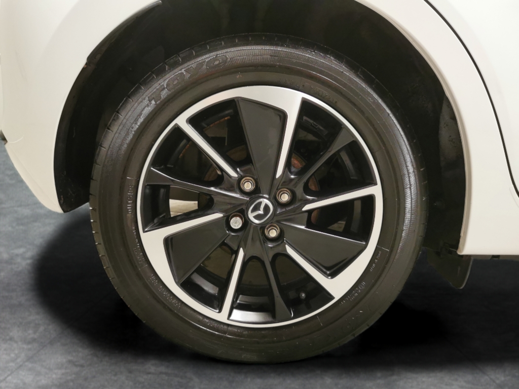 Mazda 2 1.5 E-skyactiv G Mhev 115 Homura Aka Grey #12
