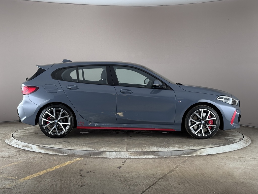 BMW 1 Series M135i Xdrive Step Black #4