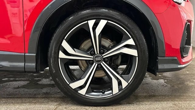 Audi Q3 2.0 Tdi 35 Edition 1 Suv Quattro Red #5