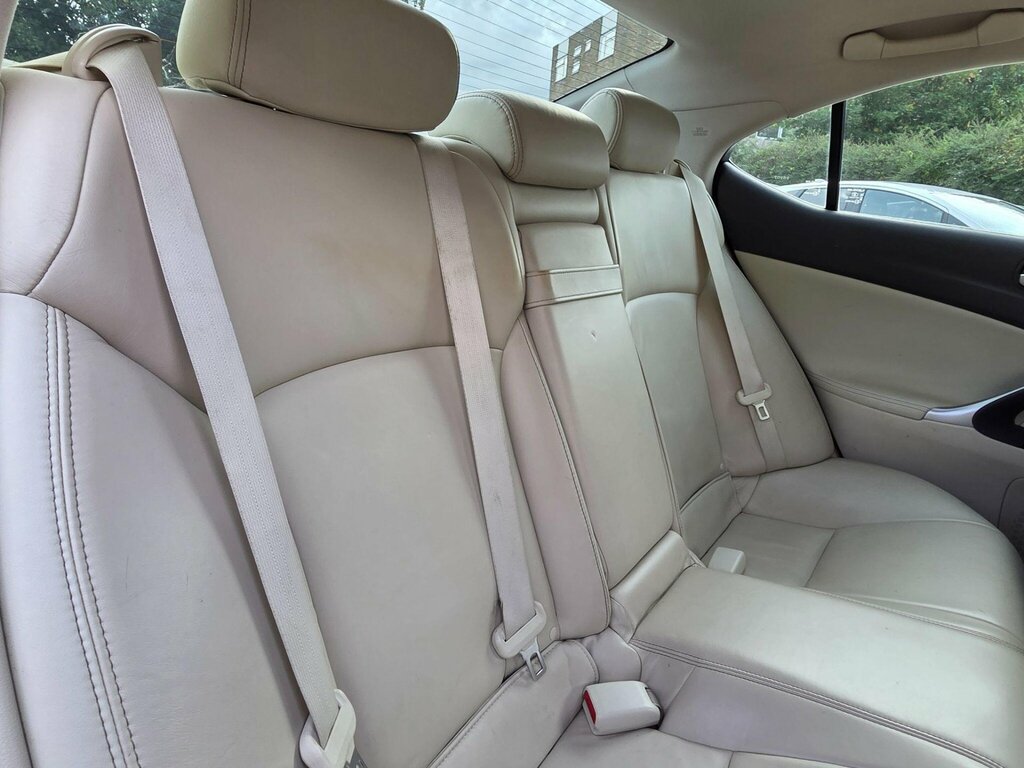 Lexus IS 2.5L Se-i Silver #18