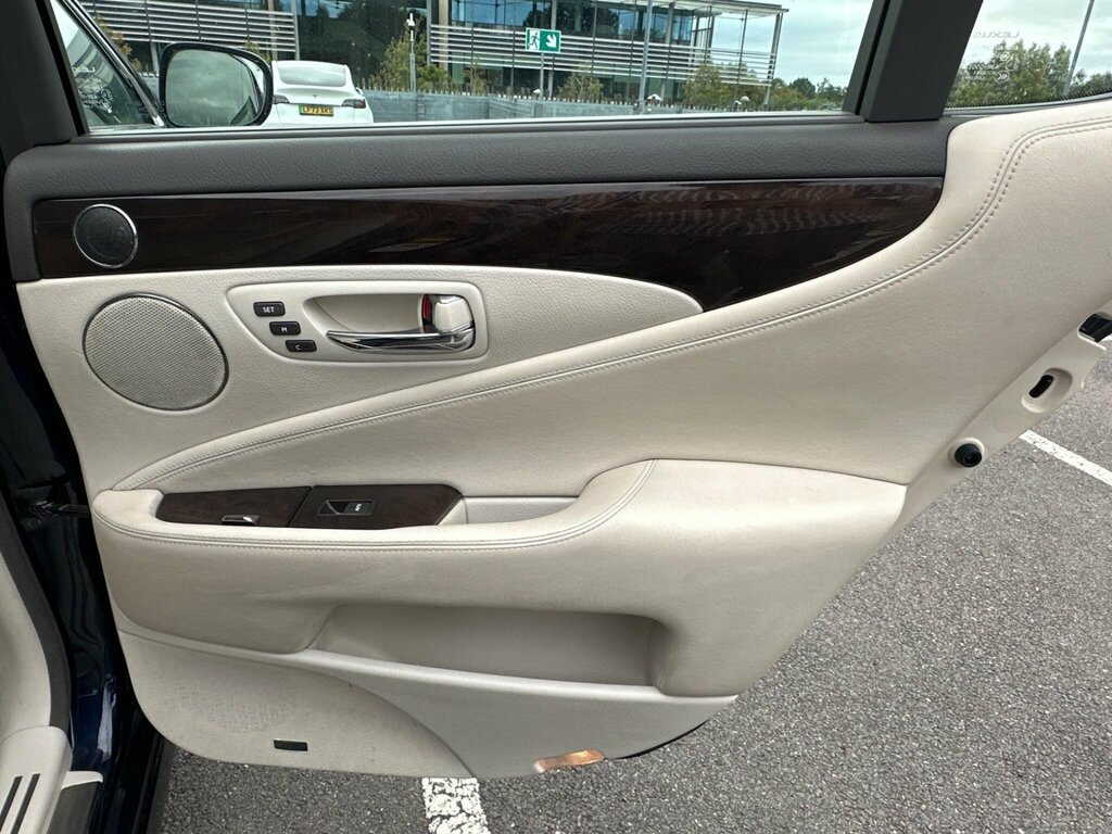 Lexus LS 5.0 600H V8 Cvt Silver #55