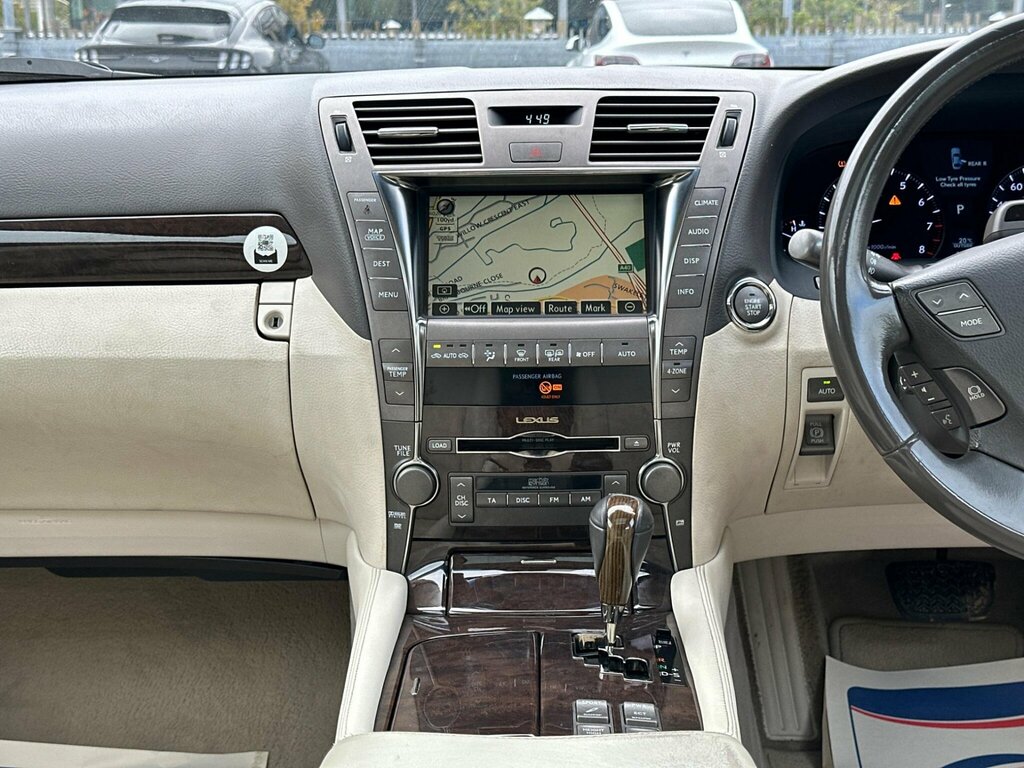 Lexus LS 5.0 600H V8 Cvt Silver #15