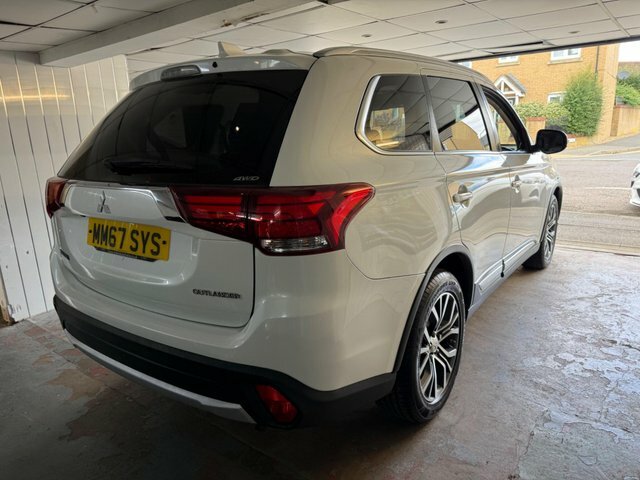 Mitsubishi Outlander 2.2 Di-d 4 4Wd Euro 6 White #6