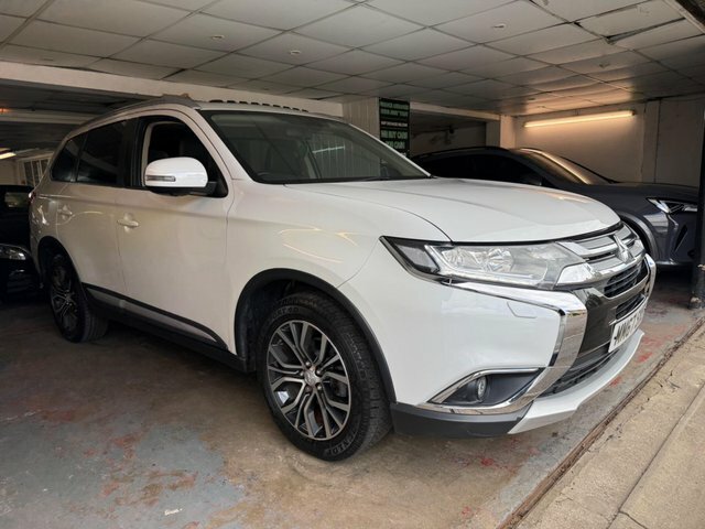 Mitsubishi Outlander 2.2 Di-d 4 4Wd Euro 6 White #3