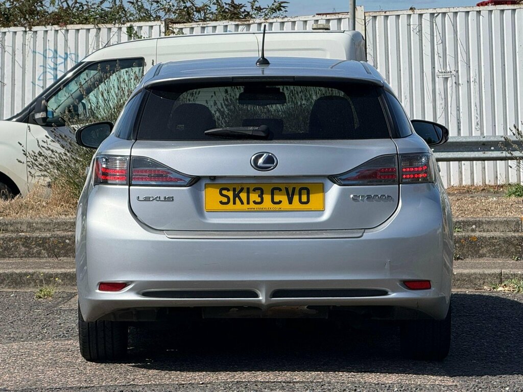 Lexus CT 200H Advance White #25