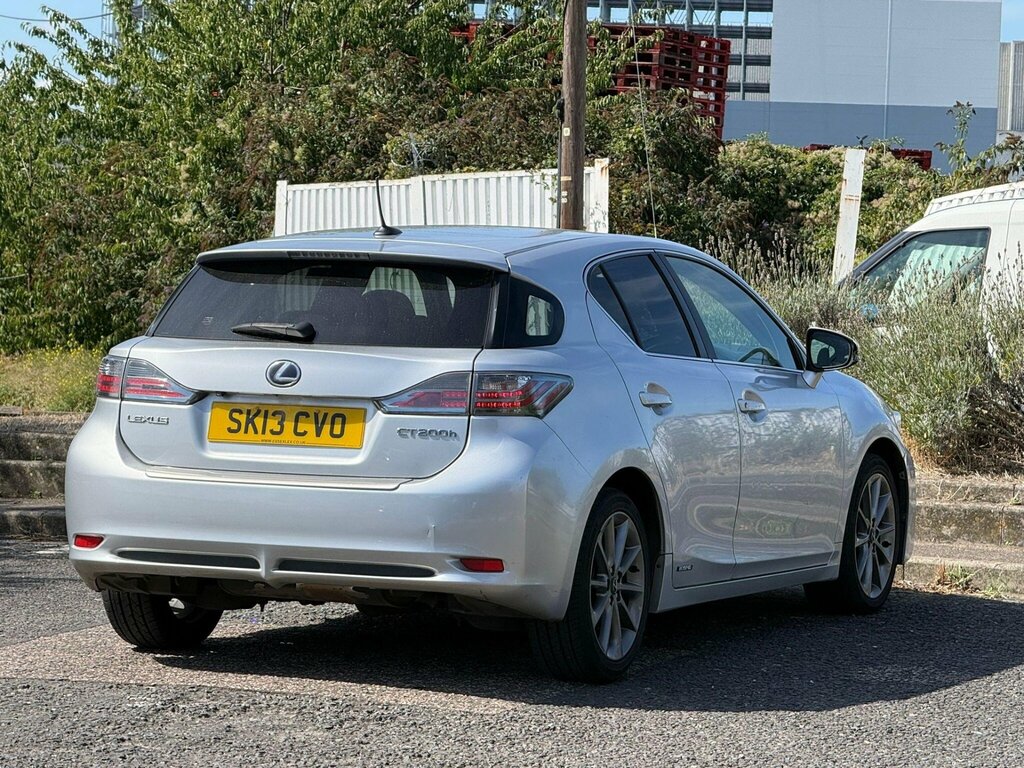 Lexus CT 200H Advance White #24