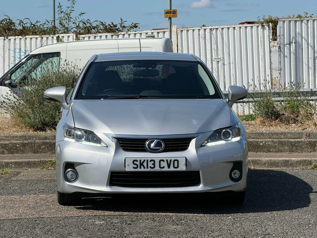 Lexus CT 200H Advance White #18