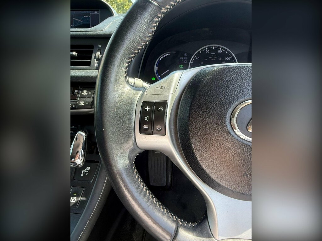 Lexus CT 200H Advance White #7