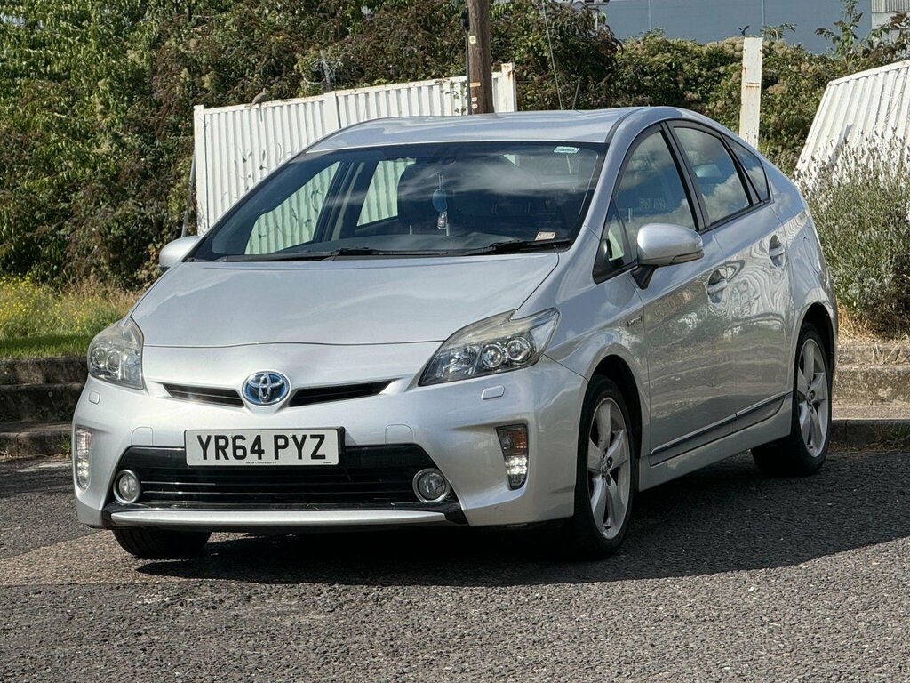 Toyota Prius Hatchback White #12
