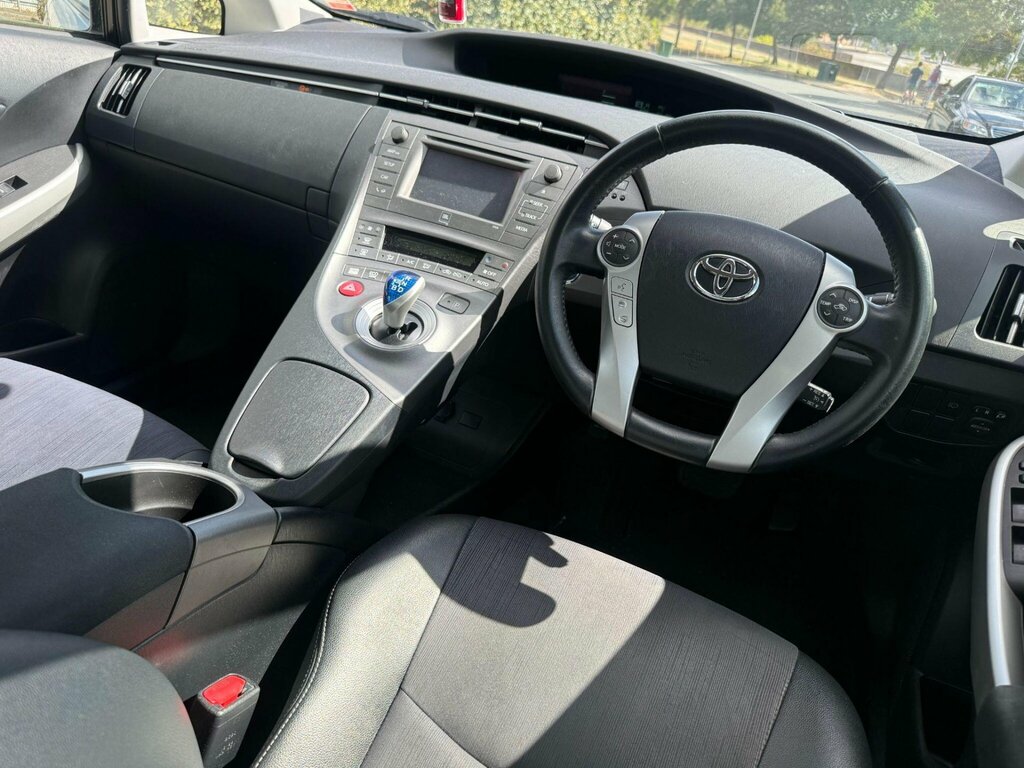 Toyota Prius 1.8 Vvt-h T Spirit Hatchback Hybrid Cvt Silver