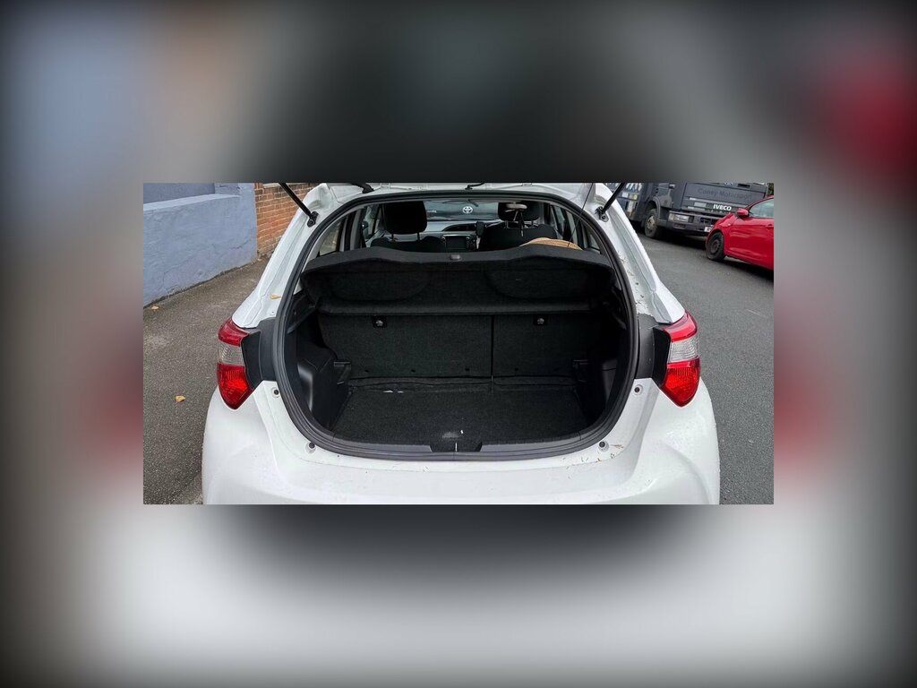 Toyota Yaris Hatchback Black #7