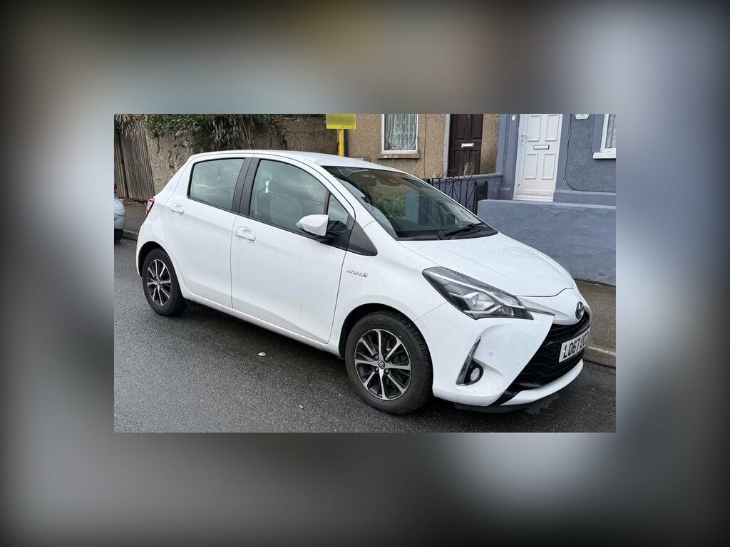 Toyota Yaris Hatchback Black #1