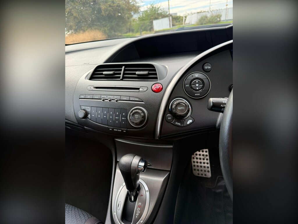 Honda Civic 1.8 I-vtec Es Hatchback 169 Silver #6