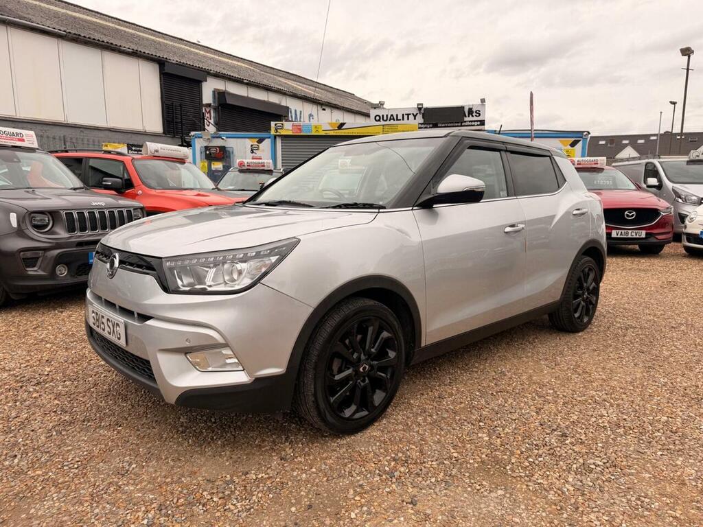 SsangYong Tivoli Petrol Silver #3