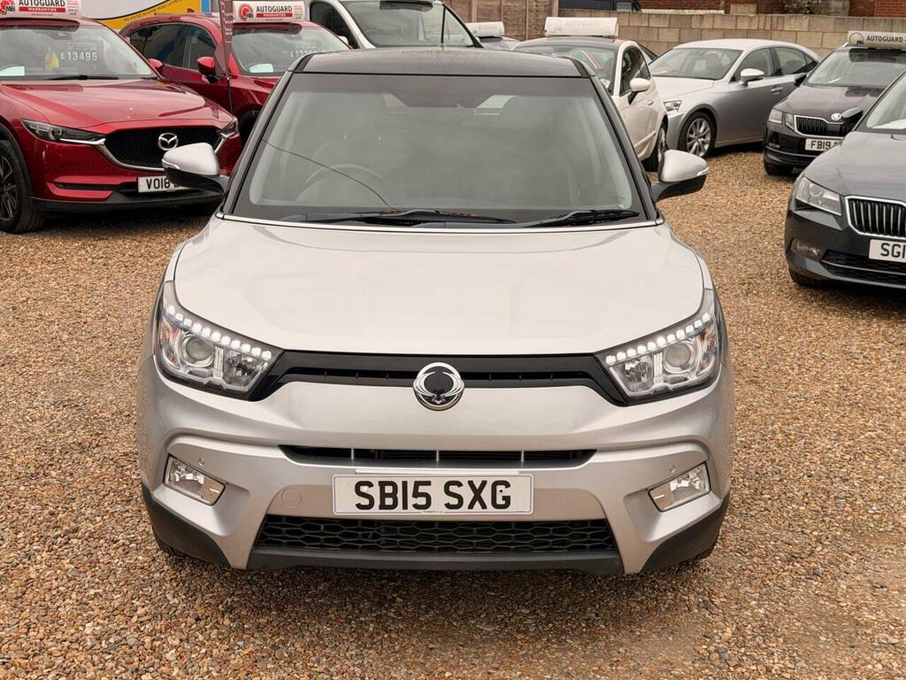 SsangYong Tivoli Petrol Silver #4