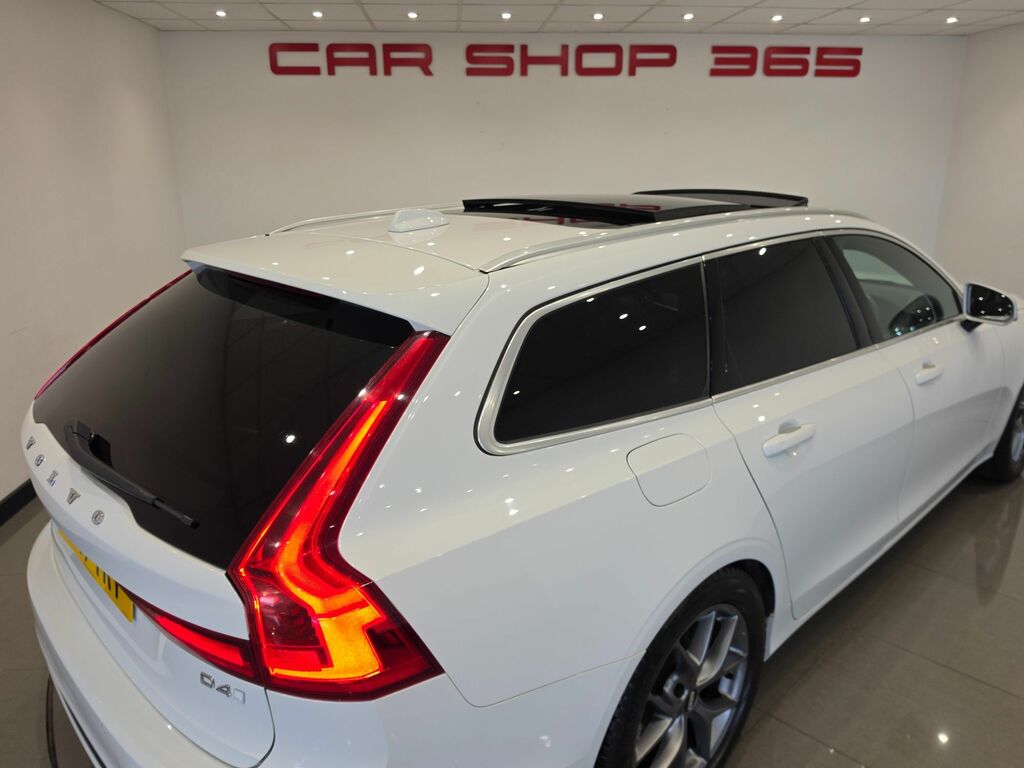 Volvo V90 2L R-design Black #77