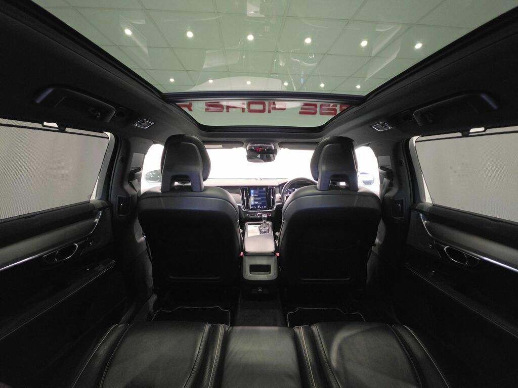 Volvo V90 2L R-design Black #17