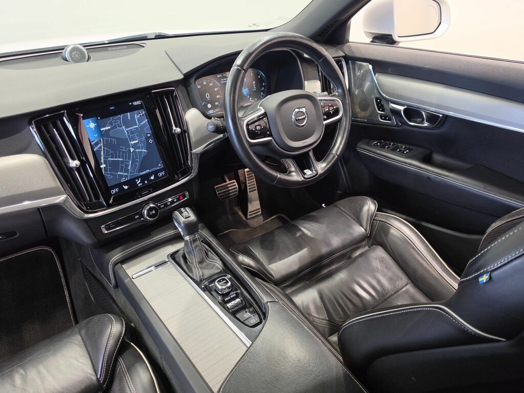Volvo V90 2L R-design Black #83