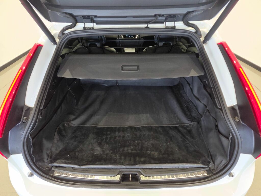 Volvo V90 2L R-design Black #43