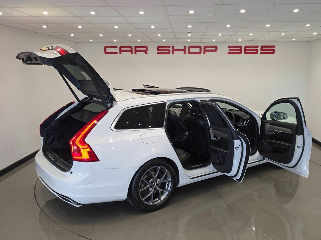Volvo V90 2L R-design Black #42