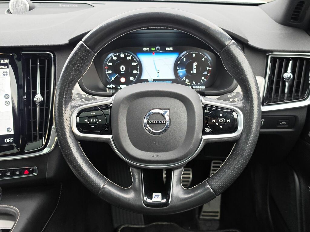 Volvo V90 2L R-design Black #30