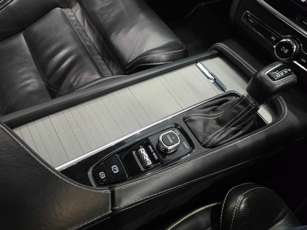 Volvo V90 2L R-design Black #27