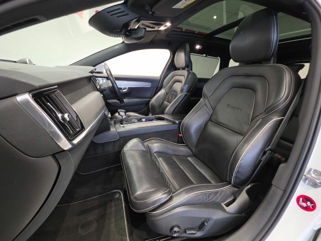 Volvo V90 2L R-design Black #88