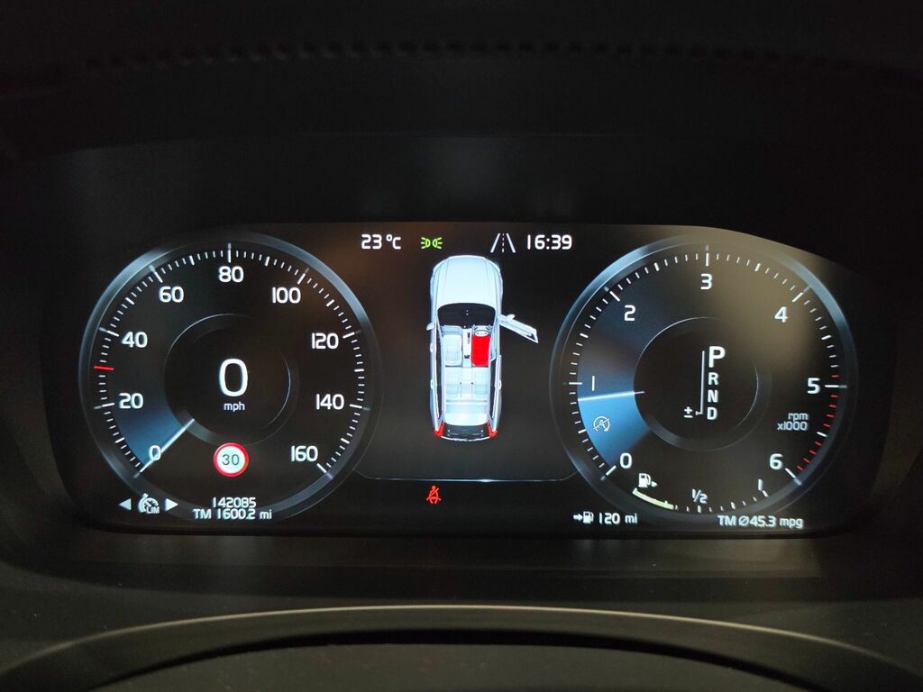 Volvo V90 2L R-design Black #82