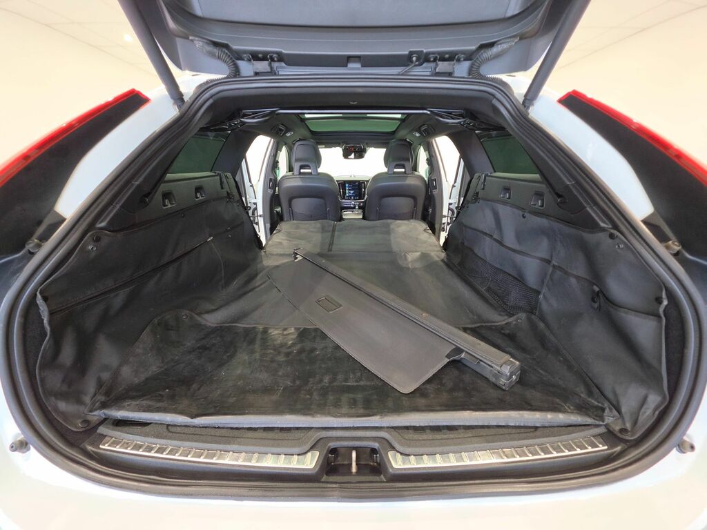 Volvo V90 2L R-design Black #46
