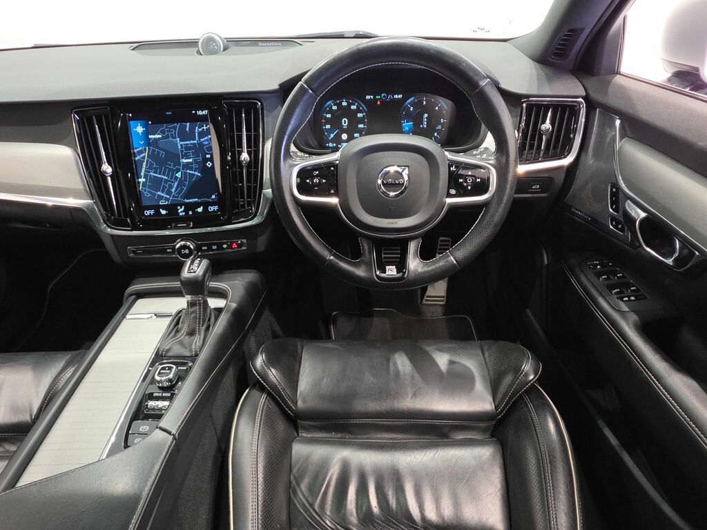 Volvo V90 2L R-design Black #80