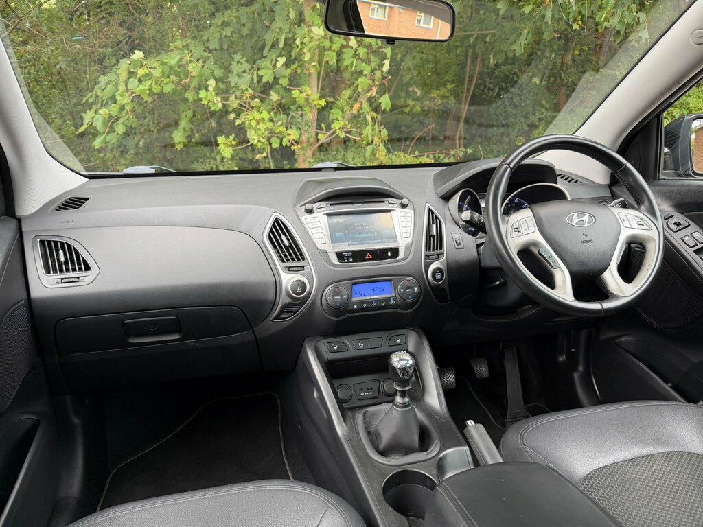 Hyundai Ix35 1.7 Crdi Premium Black #6
