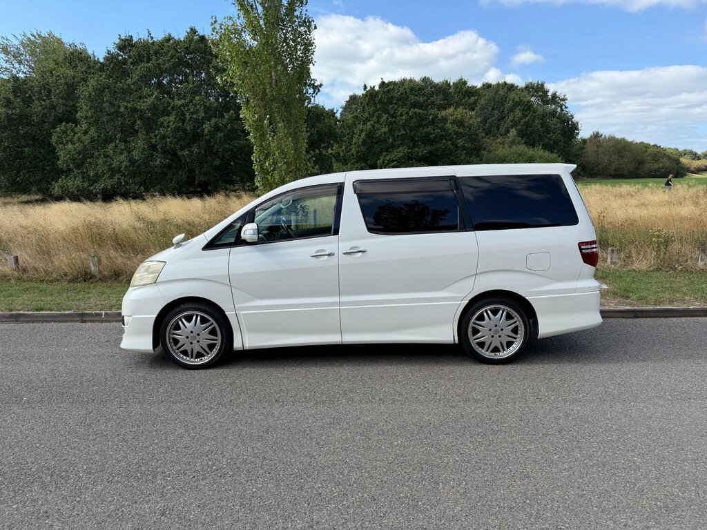 Toyota Alphard 3.0 Petrol Automtic White #2