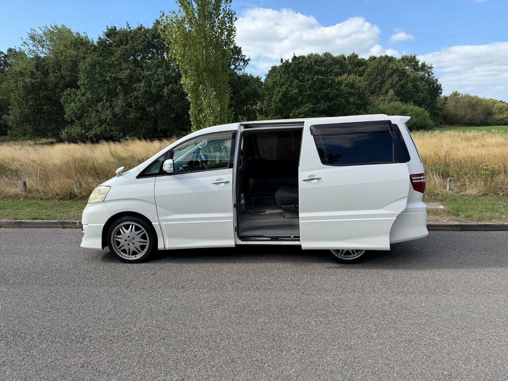 Toyota Alphard 3.0 Petrol Automtic White #3