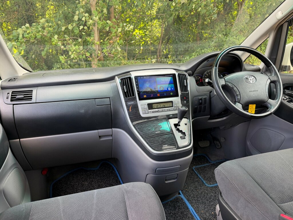 Toyota Alphard 3.0 Petrol Automtic White #4
