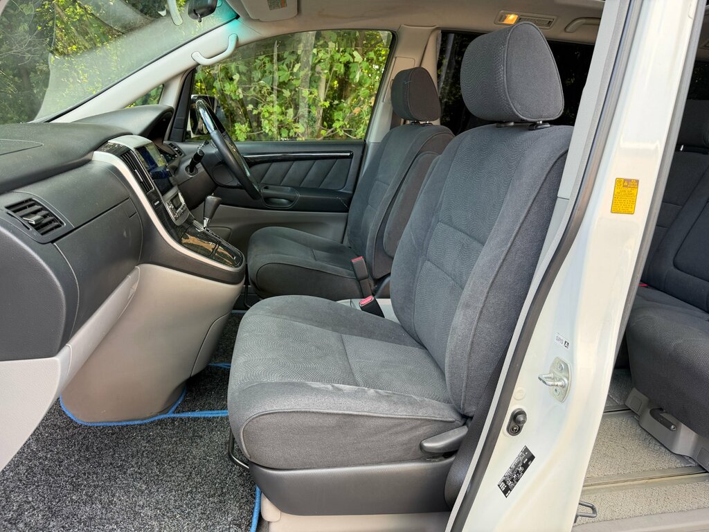 Toyota Alphard 3.0 Petrol Automtic White #5