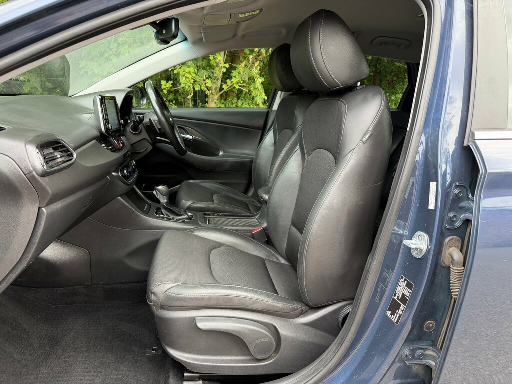Hyundai I30 Gdi Premium Dct Red #7