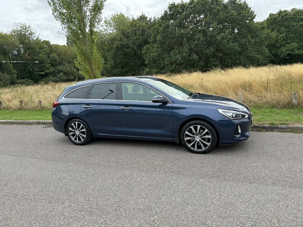 Hyundai I30 1.6 Crdi Premium Tourer Euro 6 Blue