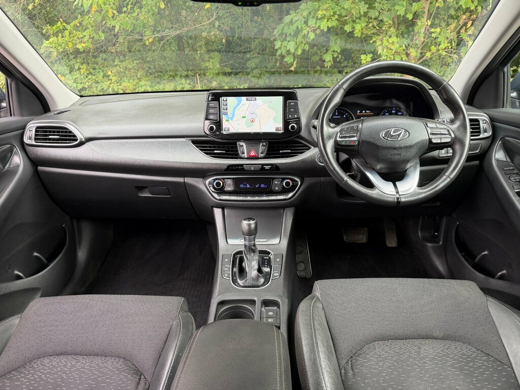 Hyundai I30 Gdi Premium Dct Red #9